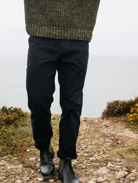 Schwarze Finisterre-Basset-Hose